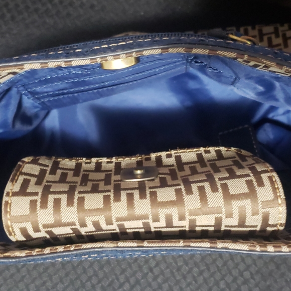 Tommy Hilfiger Purse - Picture 5 of 8
